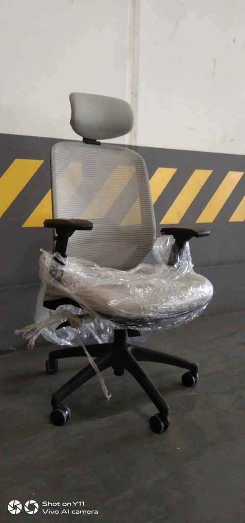 MANAGERS CHAIR (GRAY)