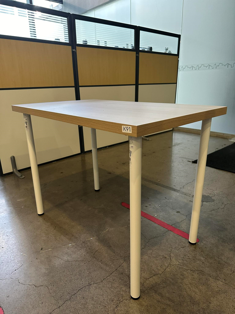 FREE STANDING TABLE (100 X 60 CM)