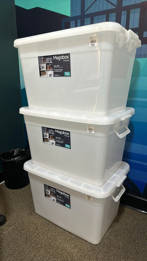 PLASTIC STORAGE BOX