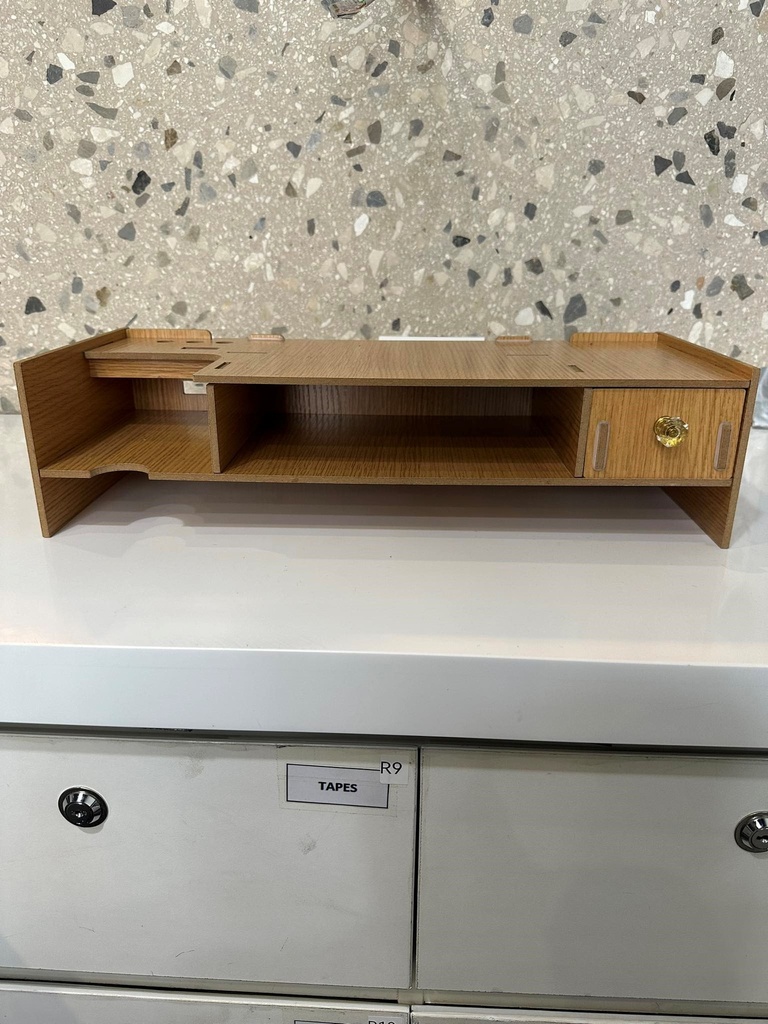 TABLE ACCESSORIES ORGANIZER