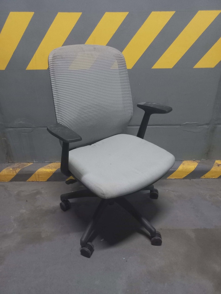 PRODUCTION CHAIR - GRAY