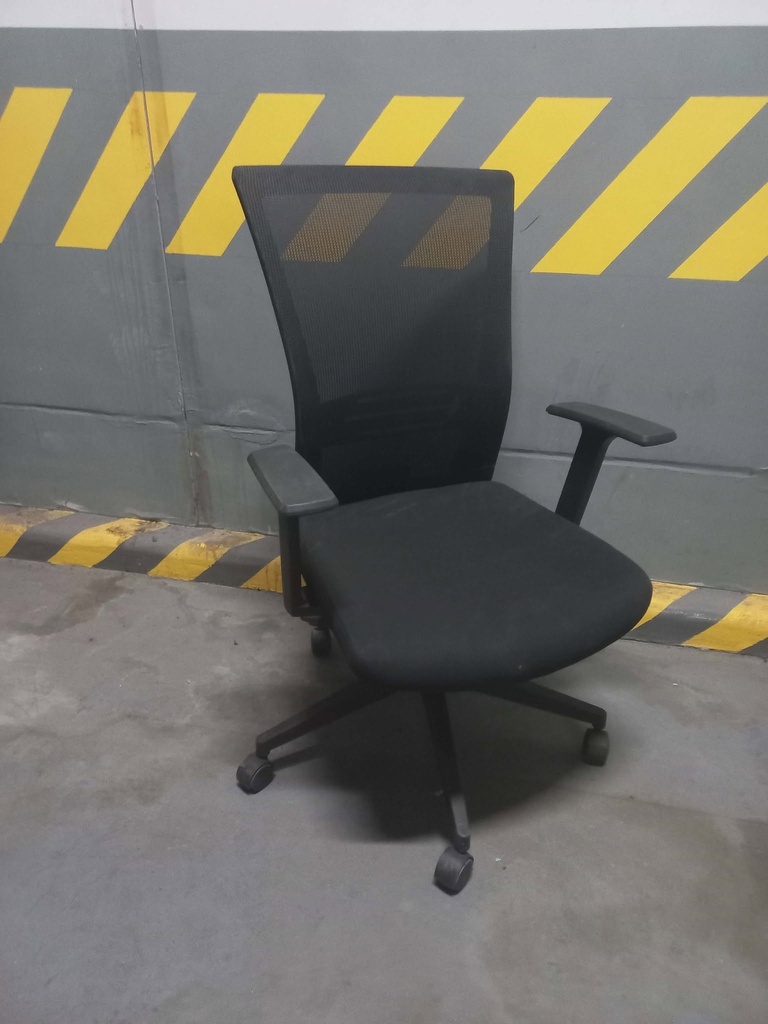 PRODUCTION CHAIR - BLACK