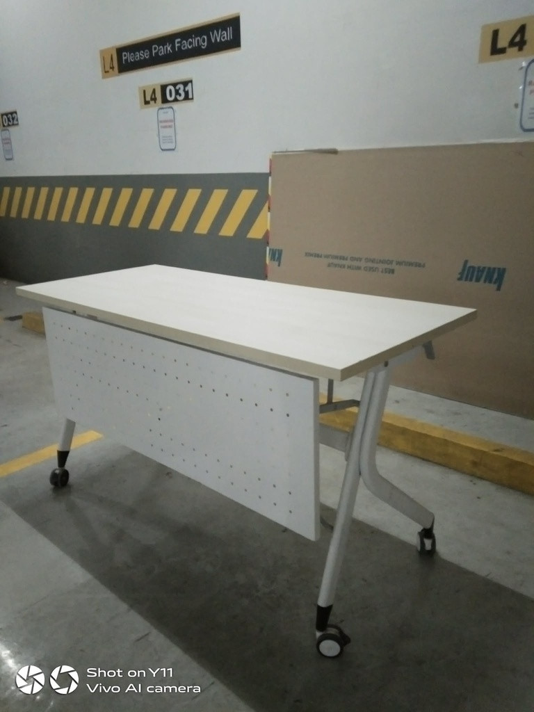 TRAINING TABLE (140 X 60 CM)