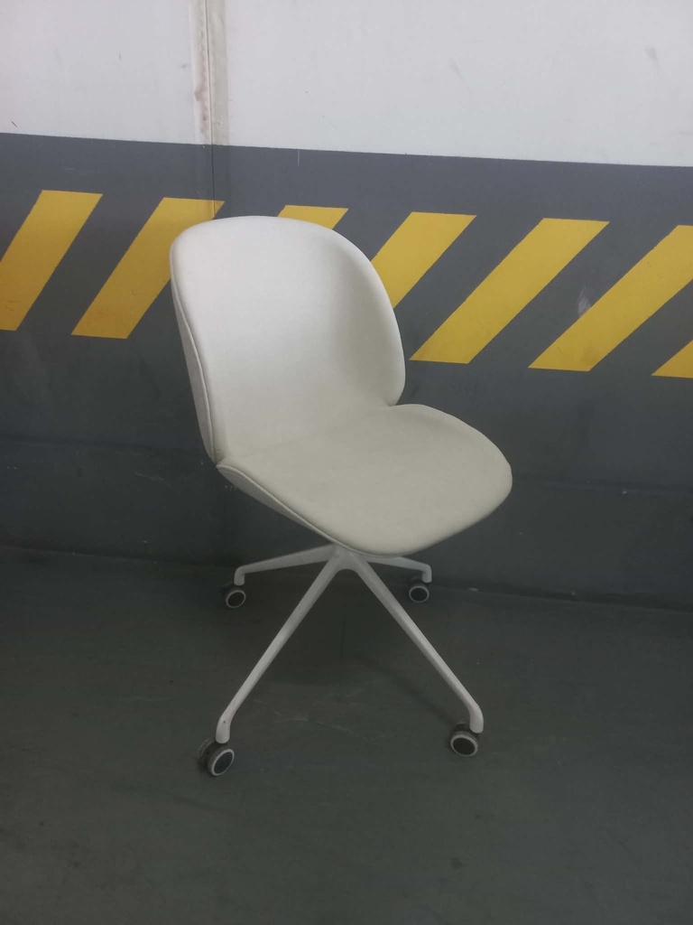 MEETING CHAIR - BEIGE