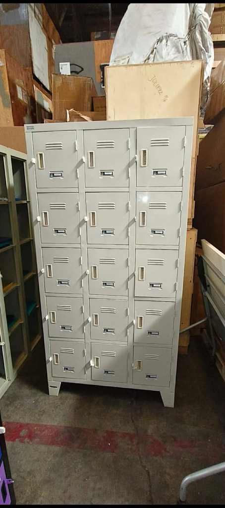 LOCKER - 15 DOORS