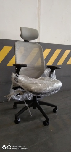 MANAGERS CHAIR (GRAY)