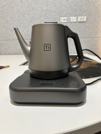 ELECTRIC KETTLE
