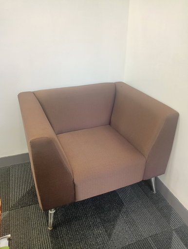 1 SEATER SOFA BROWN