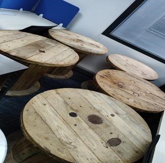 WOODEN ROUND CRATE TABLE