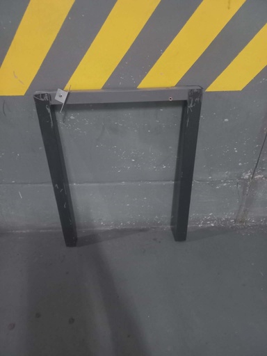 LEGS (58 X 71 CM) - GRAY