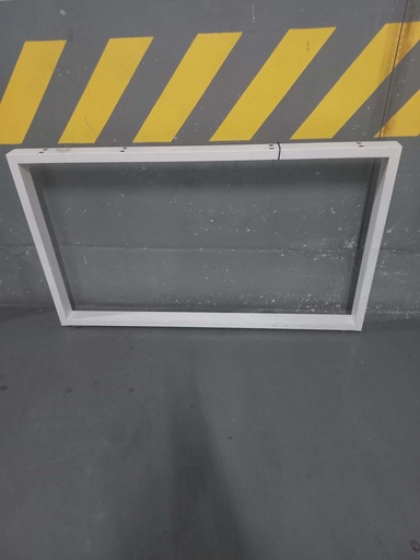 LEGS (108 X 71 CM) - WHITE