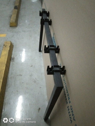 DUAL LEGS (115 X 71 CM) - BLACK